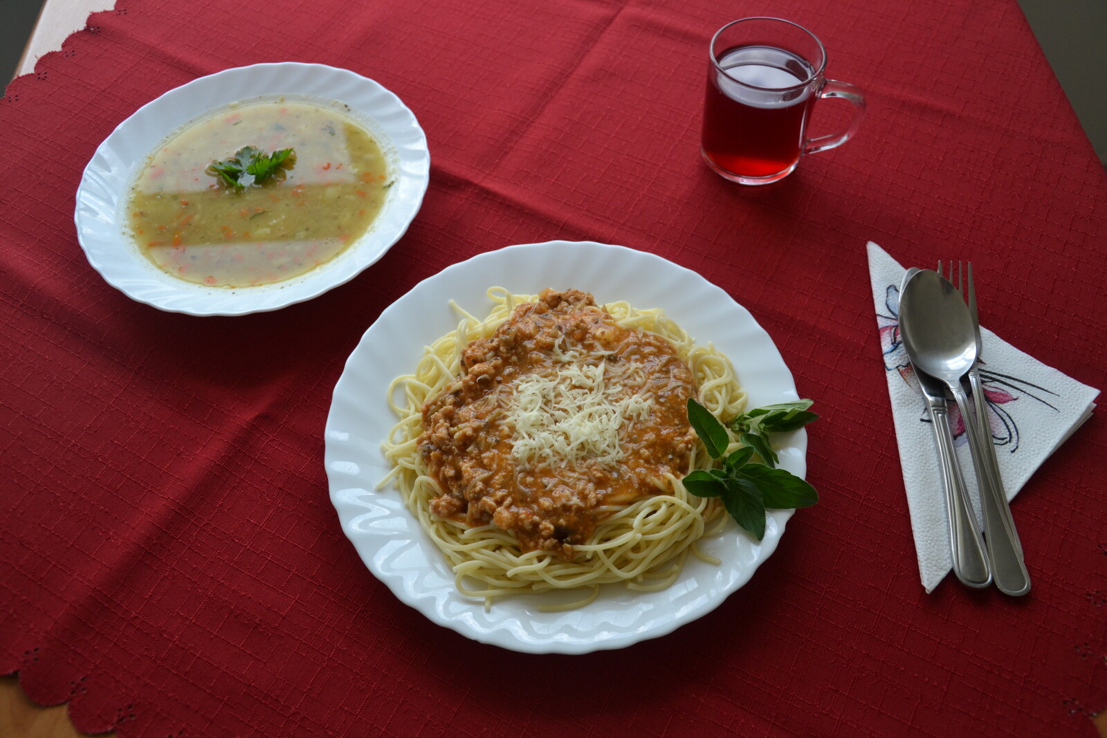 Zdjęcie zupy i dania włoskiego.jpg